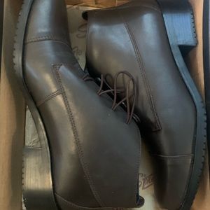 Sporto brown booties with lace up buttons